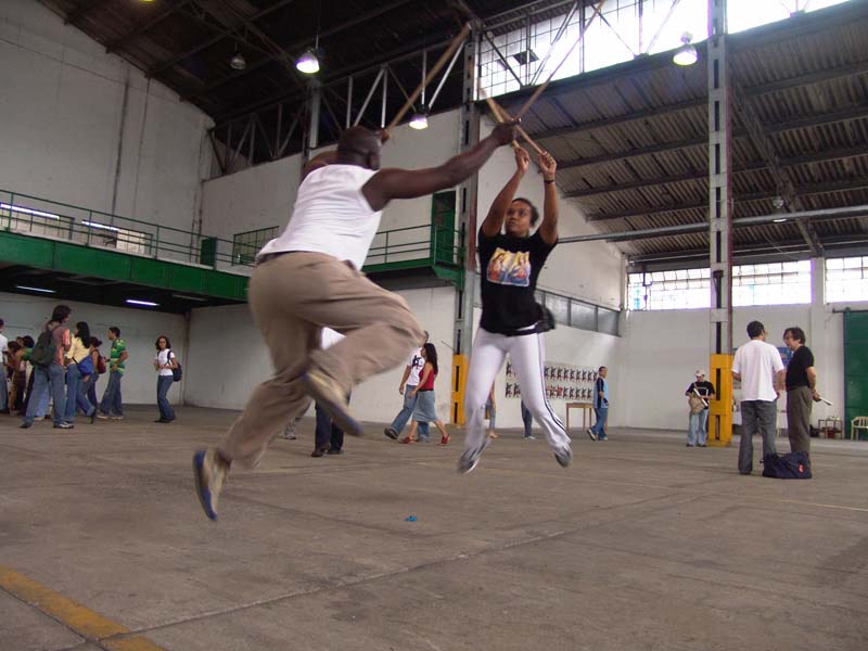 Proyecto escuela de esgrima con machete de Puerto Tejada