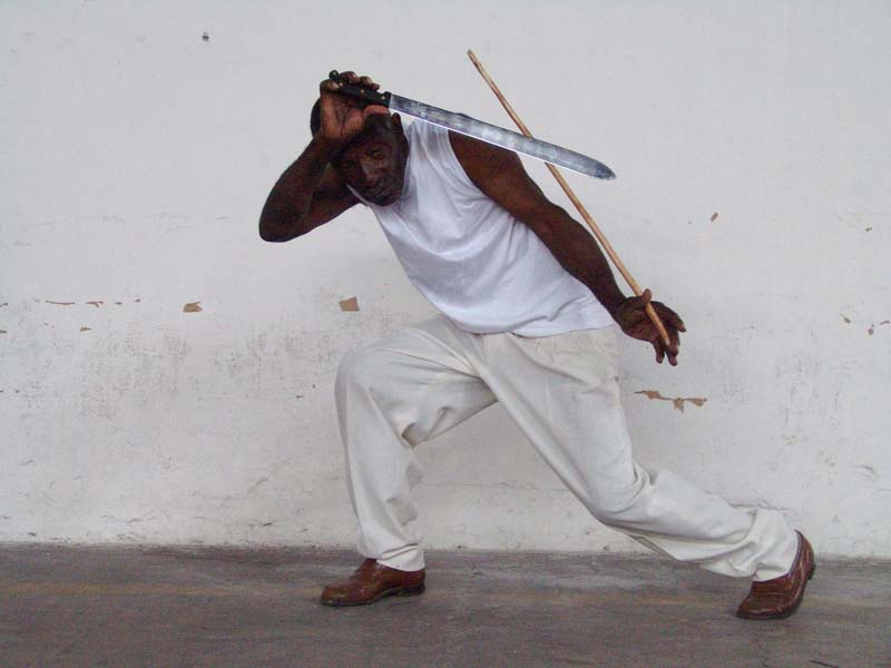 Proyecto escuela de esgrima con machete de Puerto Tejada